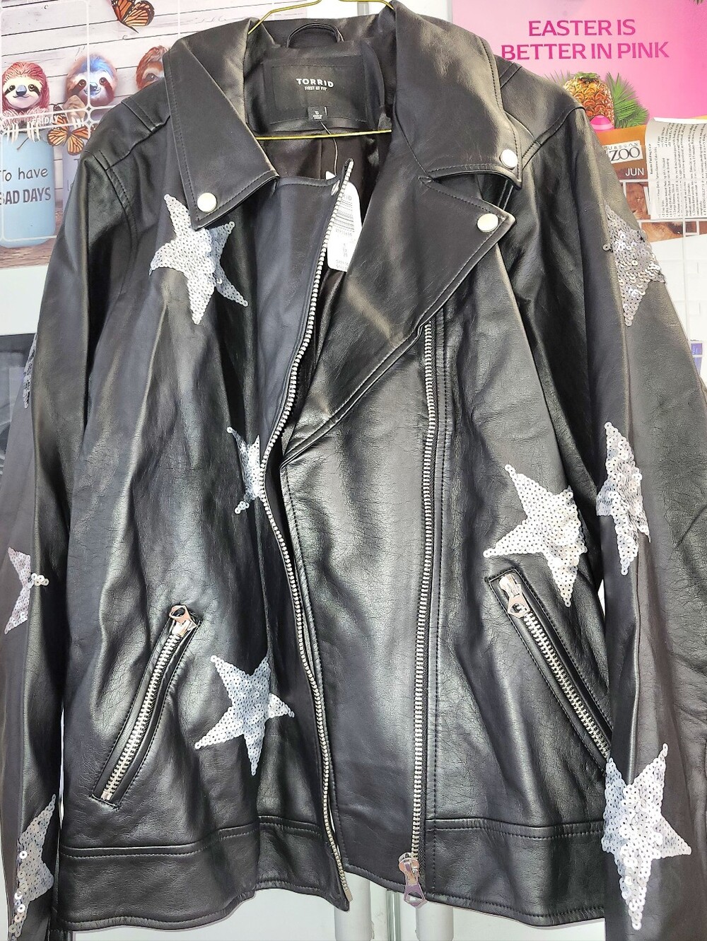 NWT! Torrid Black Faux Leather Moto Jacket with Silver Sequin Stars. SZ 5X